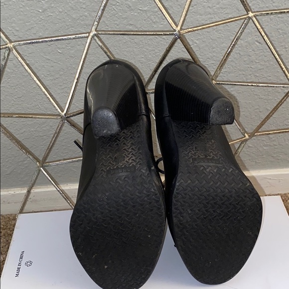 Black boots - Picture 3 of 3